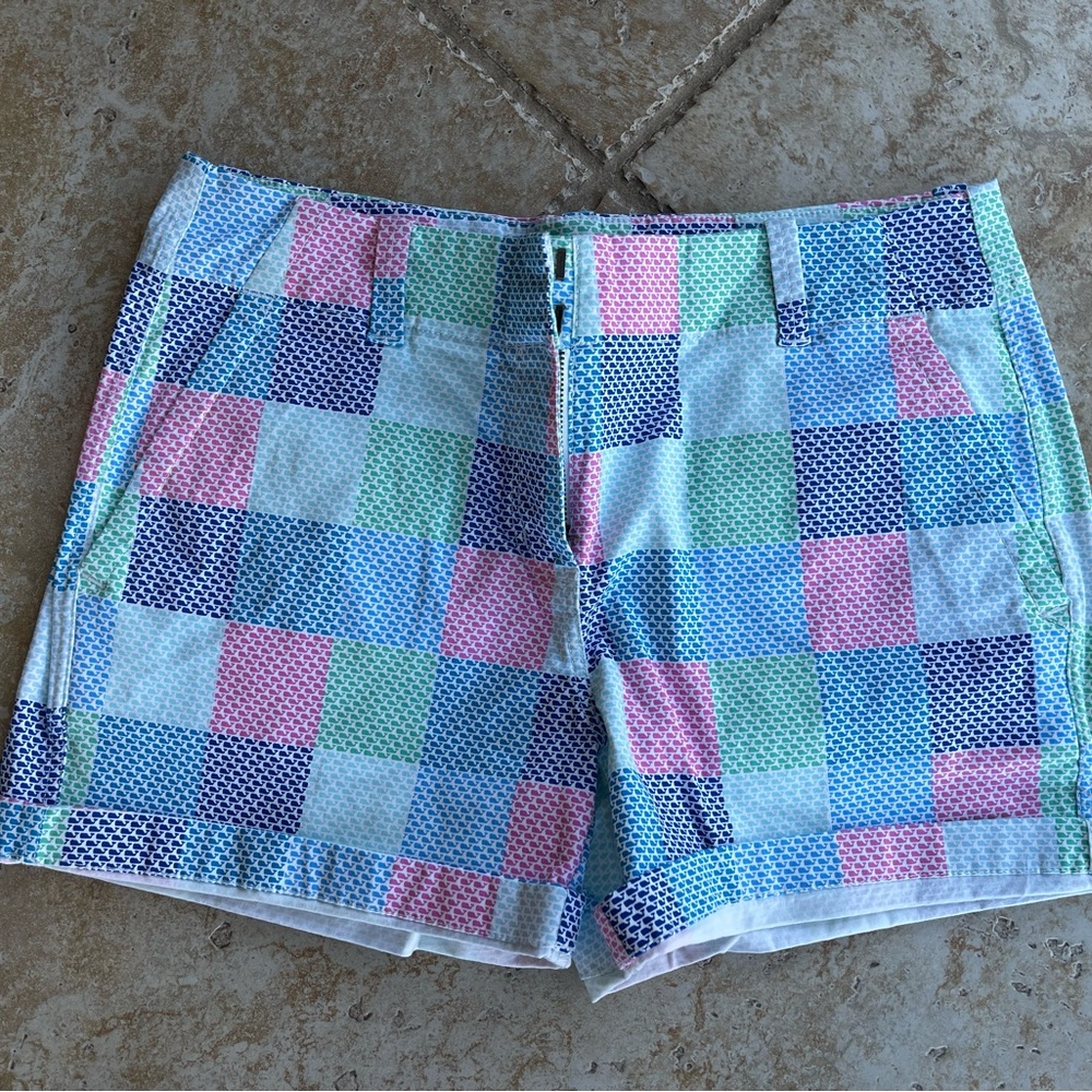 Vineyard Vines Shorts - Size 6